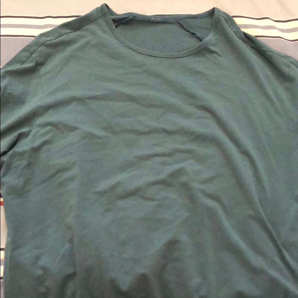 Lulu lemon t shirt